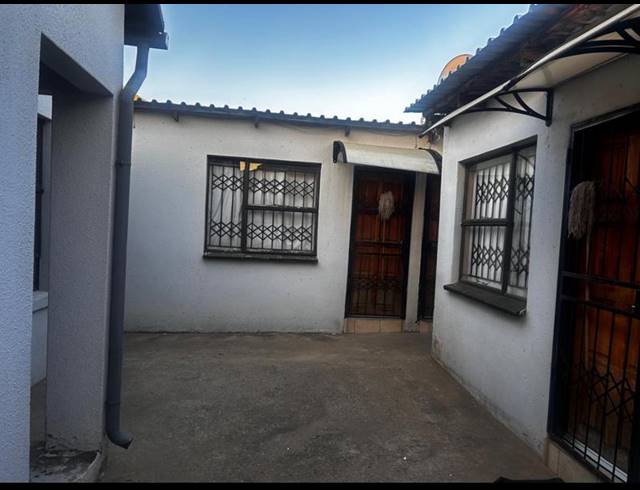 8 BEDROOM HOUSE FOR SALE IN BIRCH ACRES